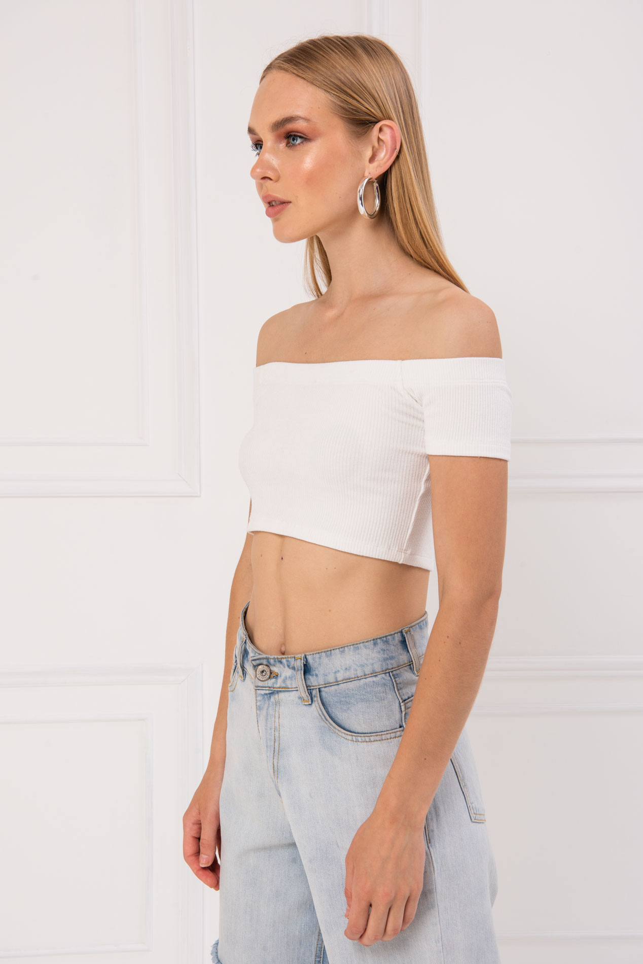 Offwhite Off-the-Shoulder Crop Top