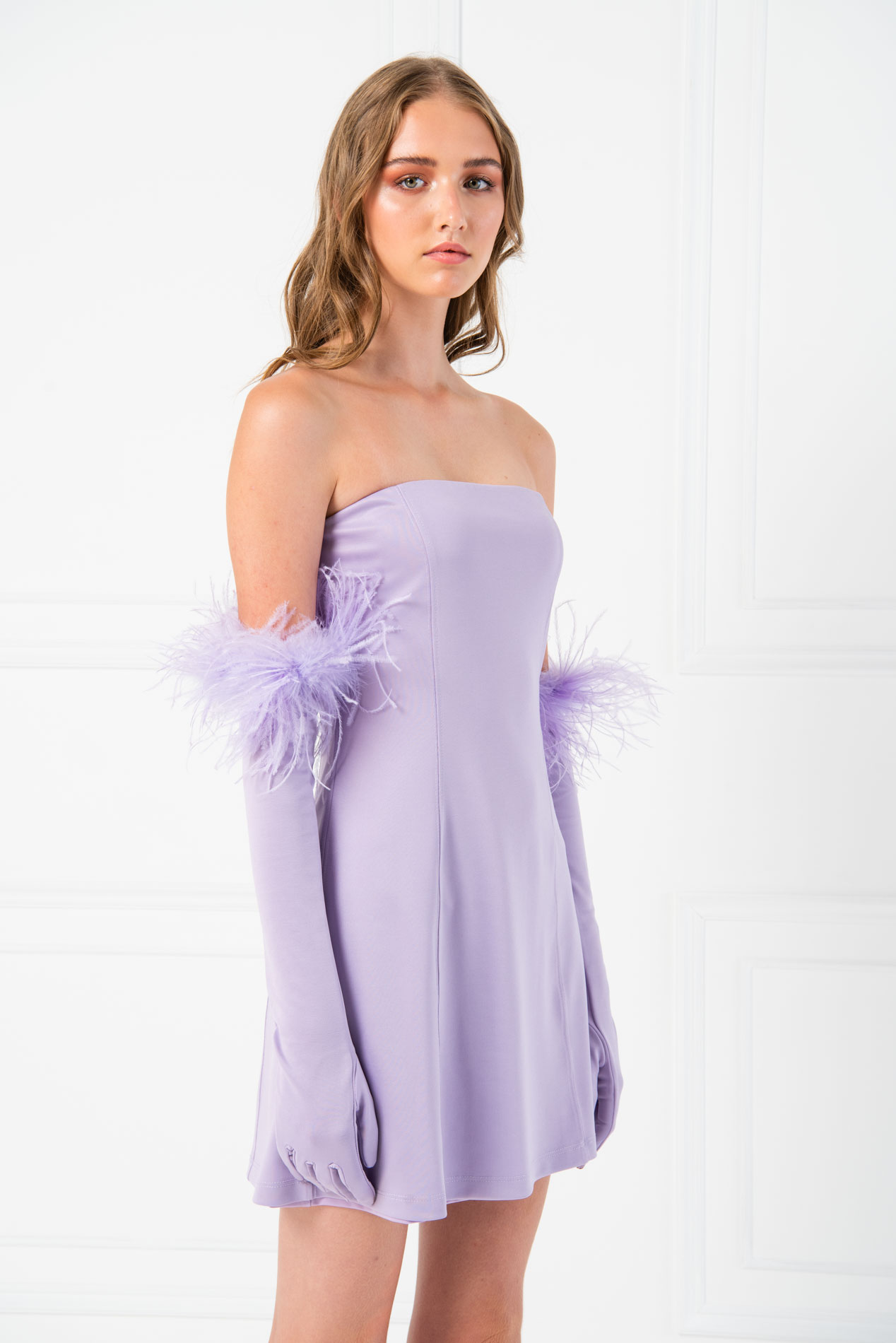 Lilac Мини-платье с открытыми плечами и перчатками