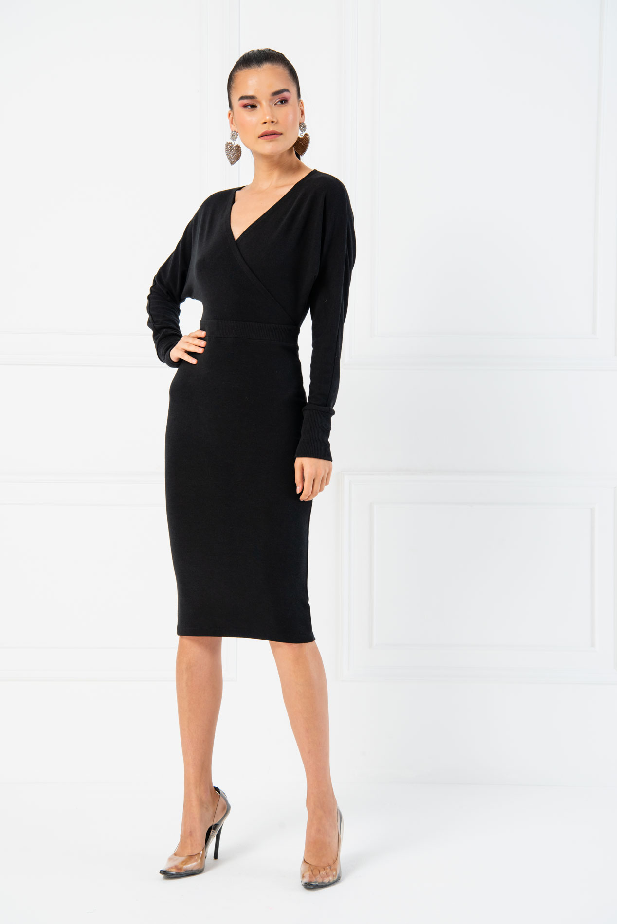 V Neck Black Long Sleeve Midi Dress