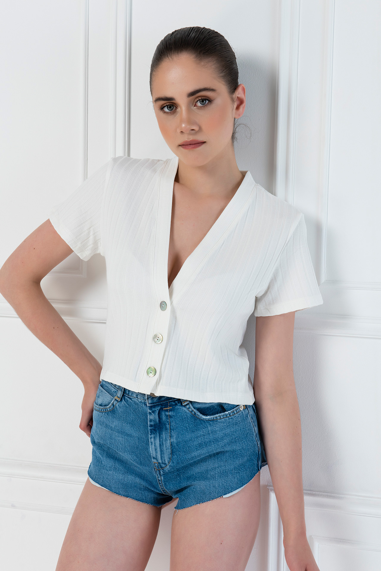 Button-Front V Neck Offwhite Top