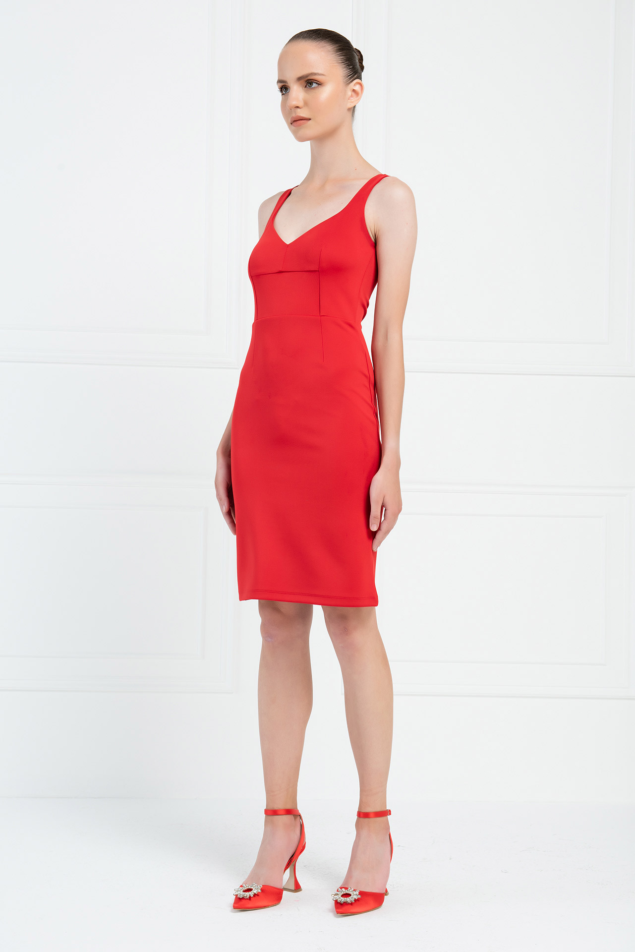 Red V-Neck Sleeveless Dress