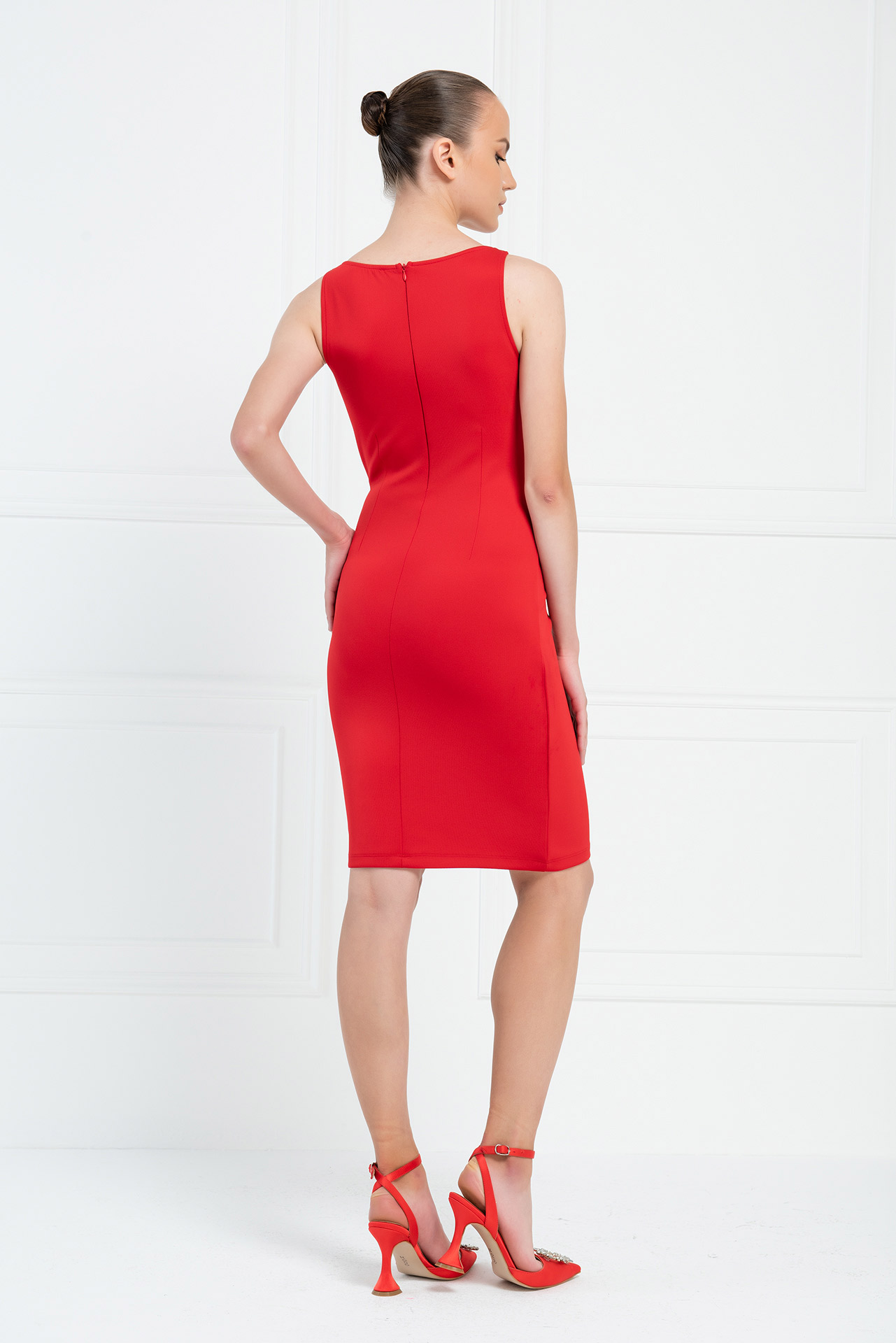 Red V-Neck Sleeveless Dress