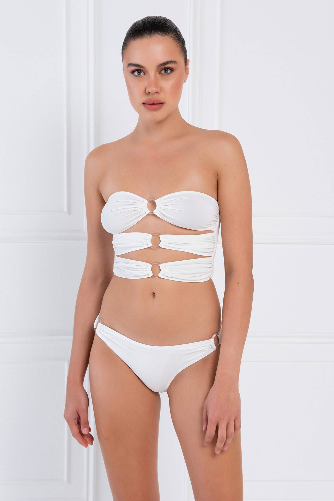 Off white Halka Detaylı Straplez Bikini Takımı