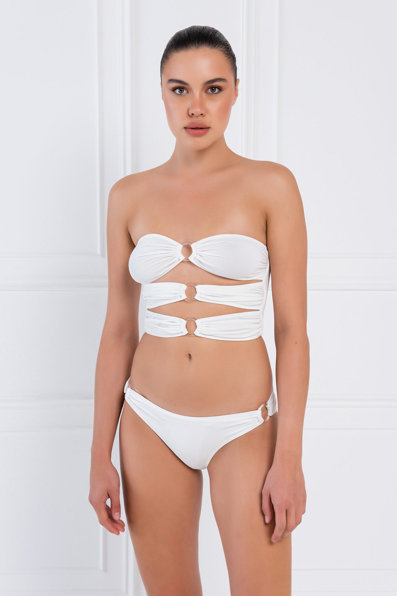 Off white Halka Detaylı Straplez Bikini Takımı