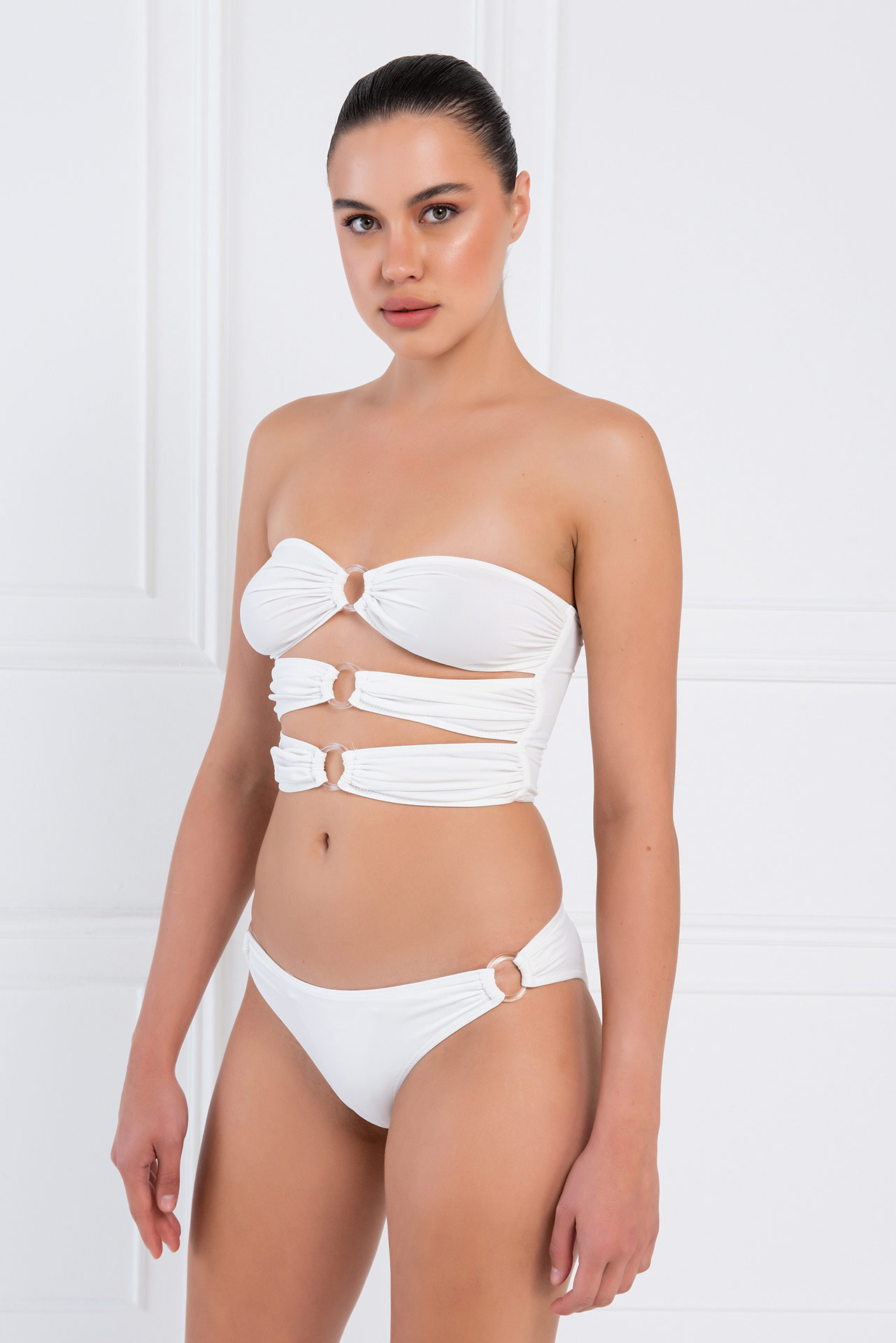 Off white Halka Detaylı Straplez Bikini Takımı