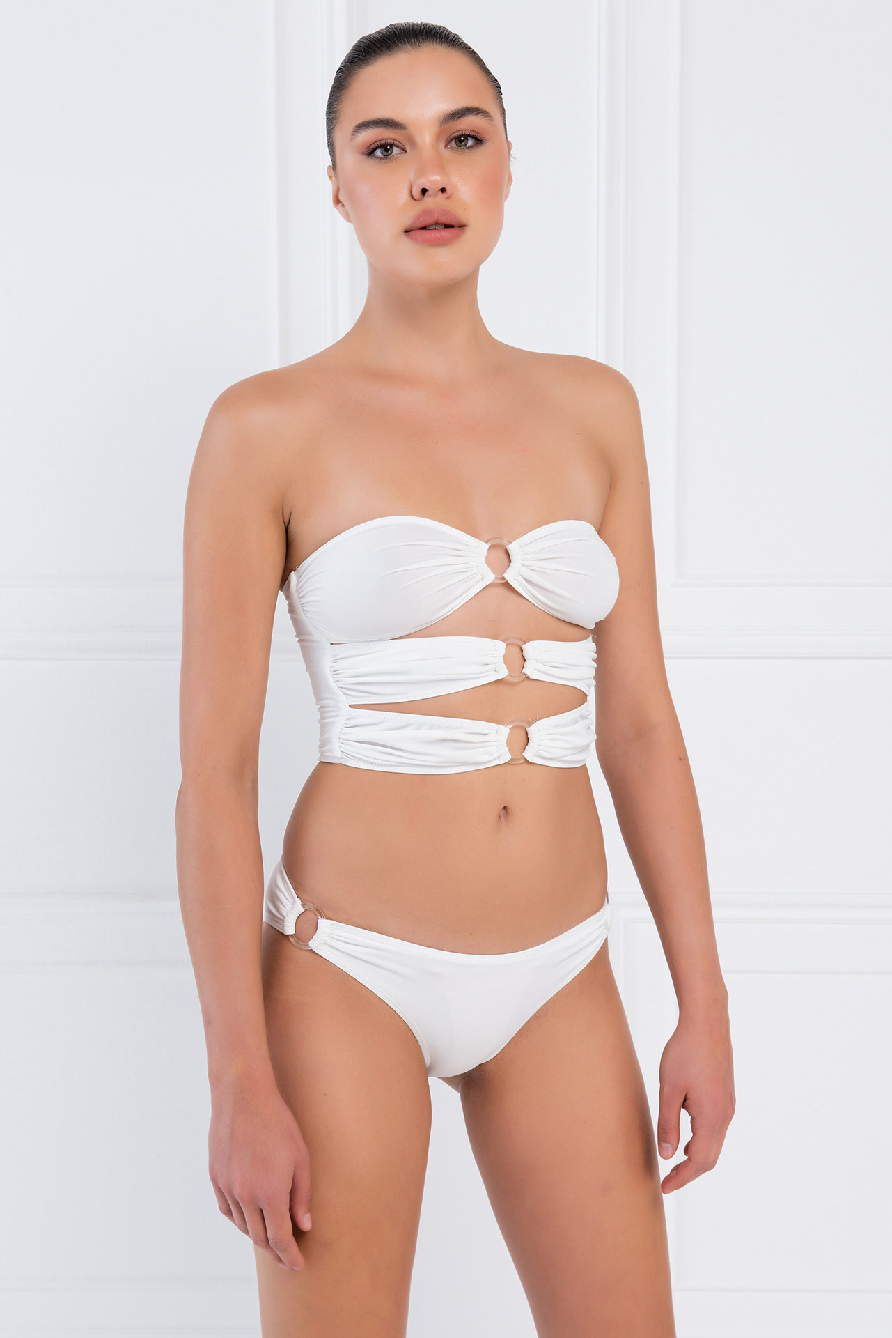 Off white Halka Detaylı Straplez Bikini Takımı