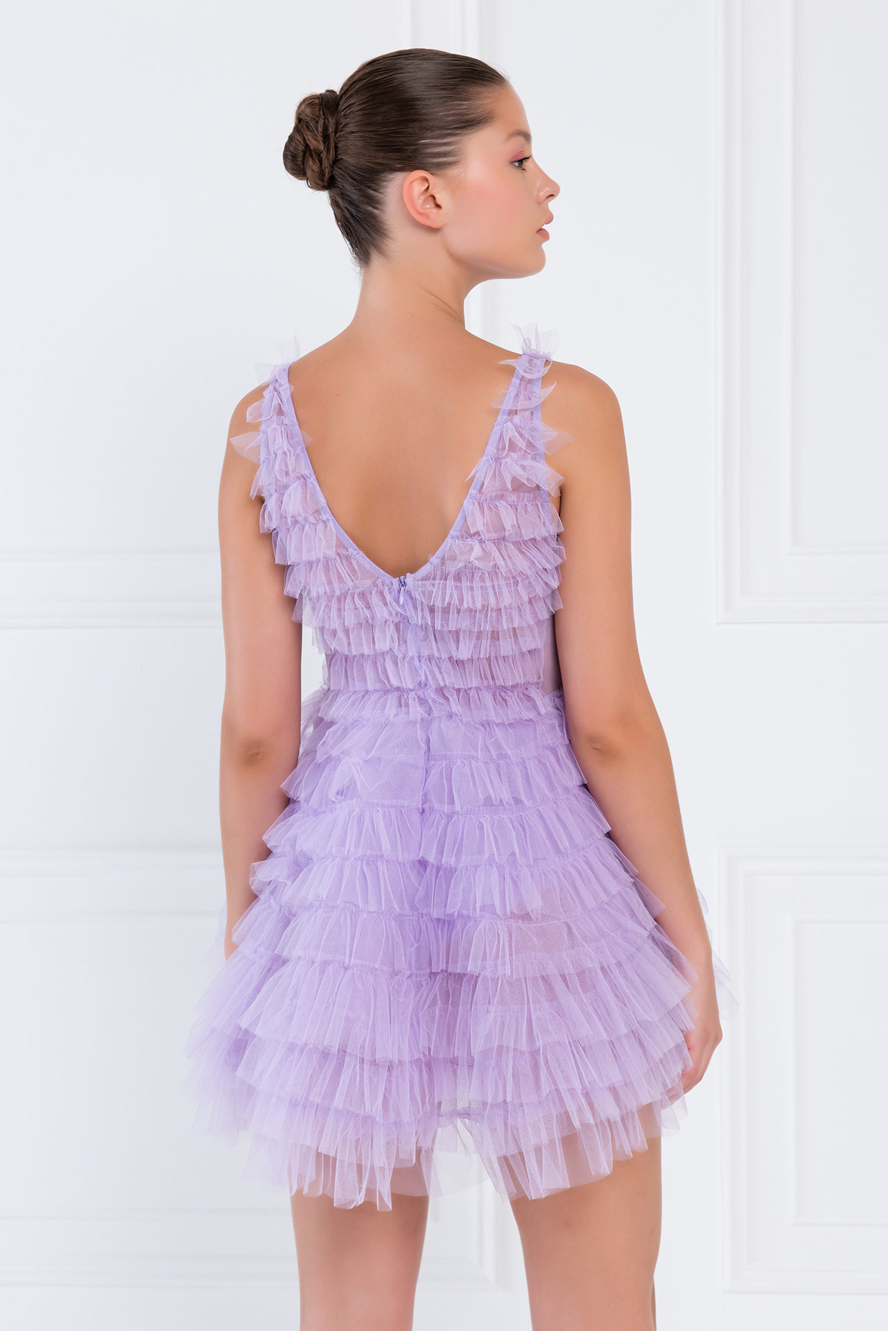 New Lilac Мини-Платье из Фатина с Многоуровневыми Оборками и Глубоким Декольте