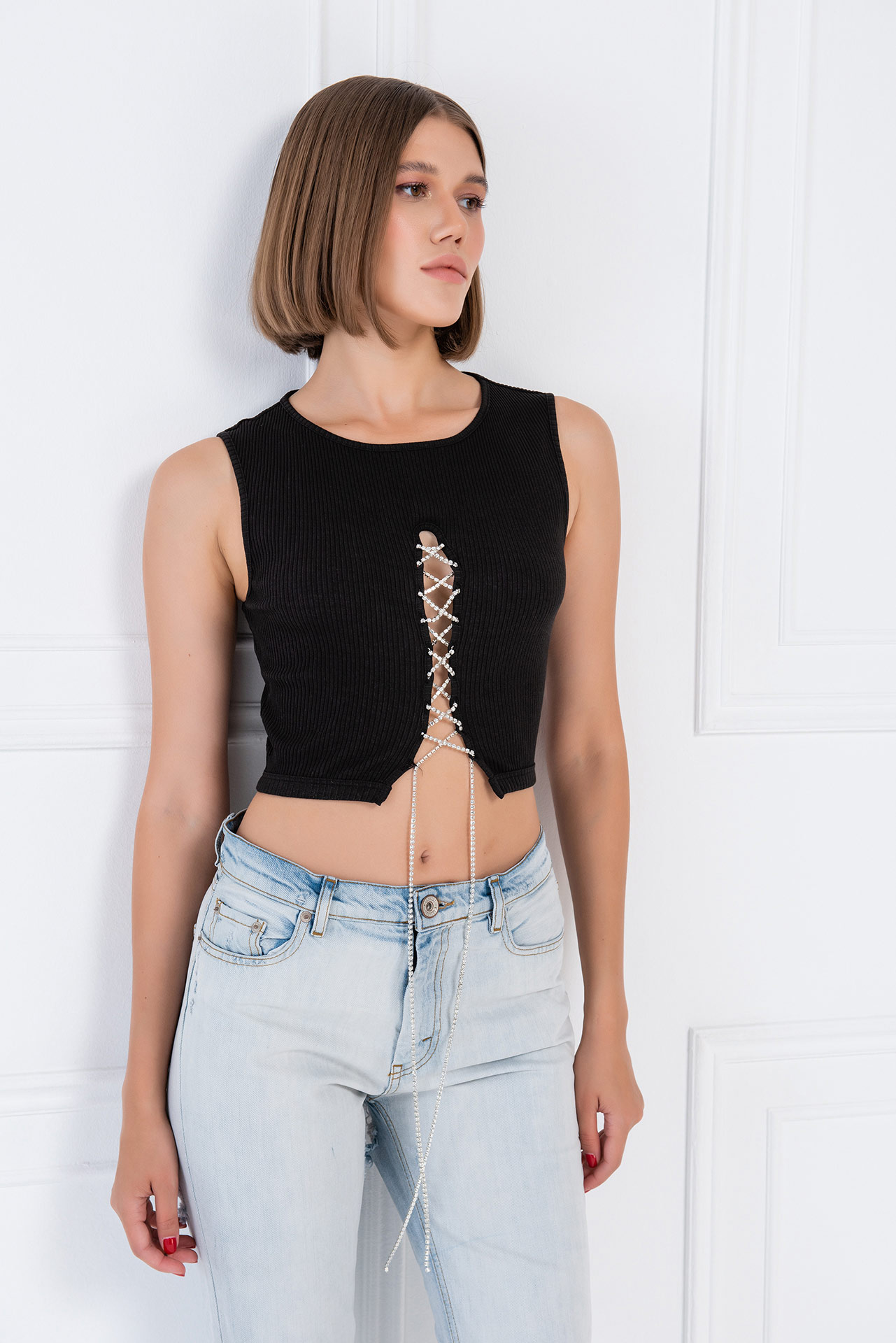 Wholesale Black Chain-Front Cropped Top