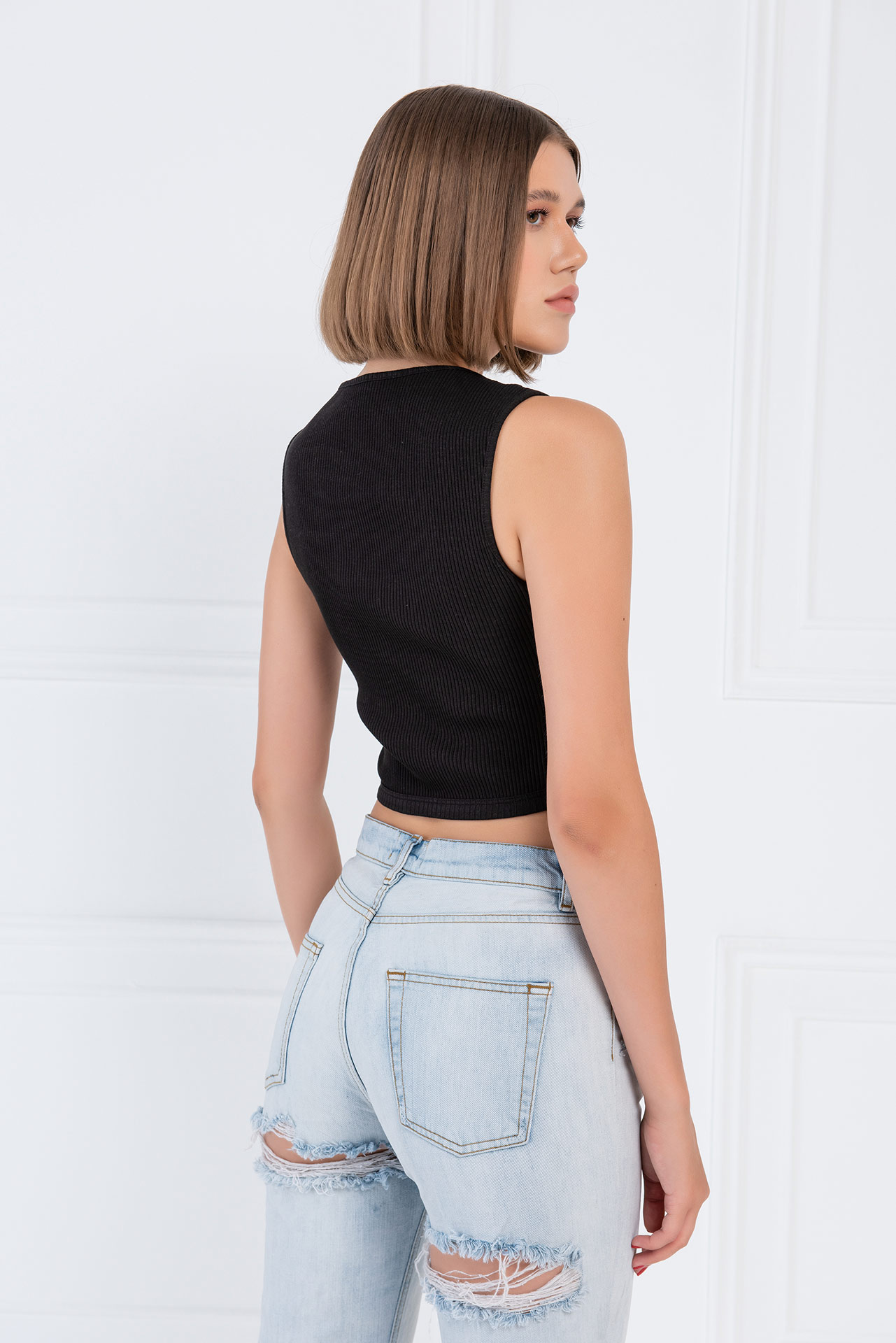 Black Chain-Front Cropped Top