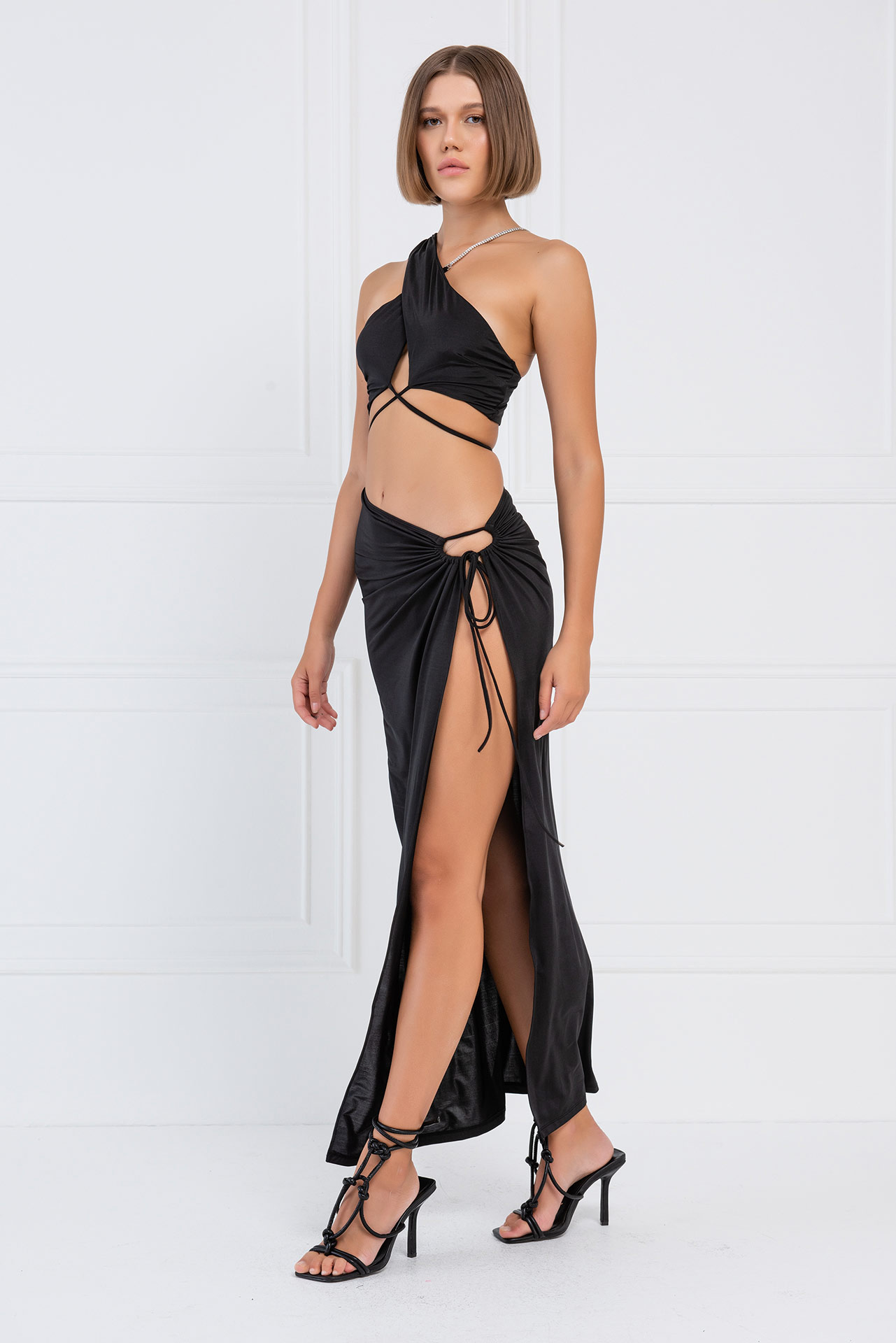 оптовая черный Strappy Cropped Cami & Split-Leg Skirt Set