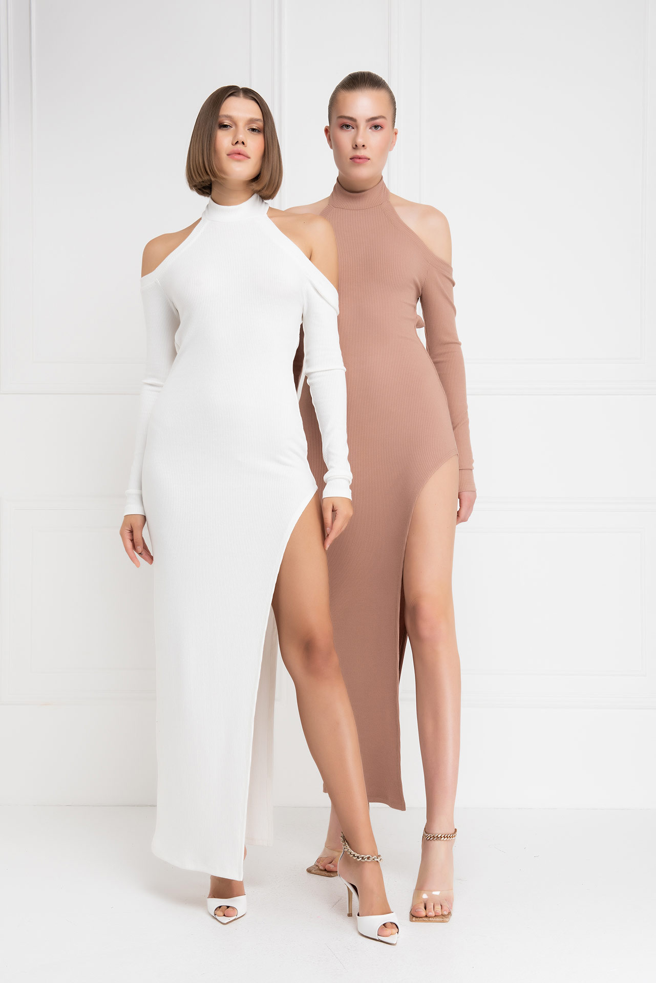 оптовая Offwhite Cut Out Shoulder Split-Side Maxi Dress