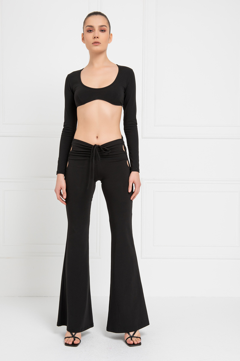 Siyah Crop Bluz & Dekolteli İspanyol Paça Pantolon Takım