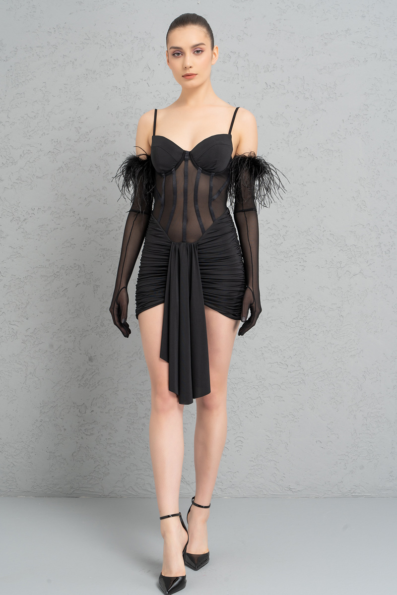 Siyah Eldivenli Eteği Büzgülü Transparan Elbise