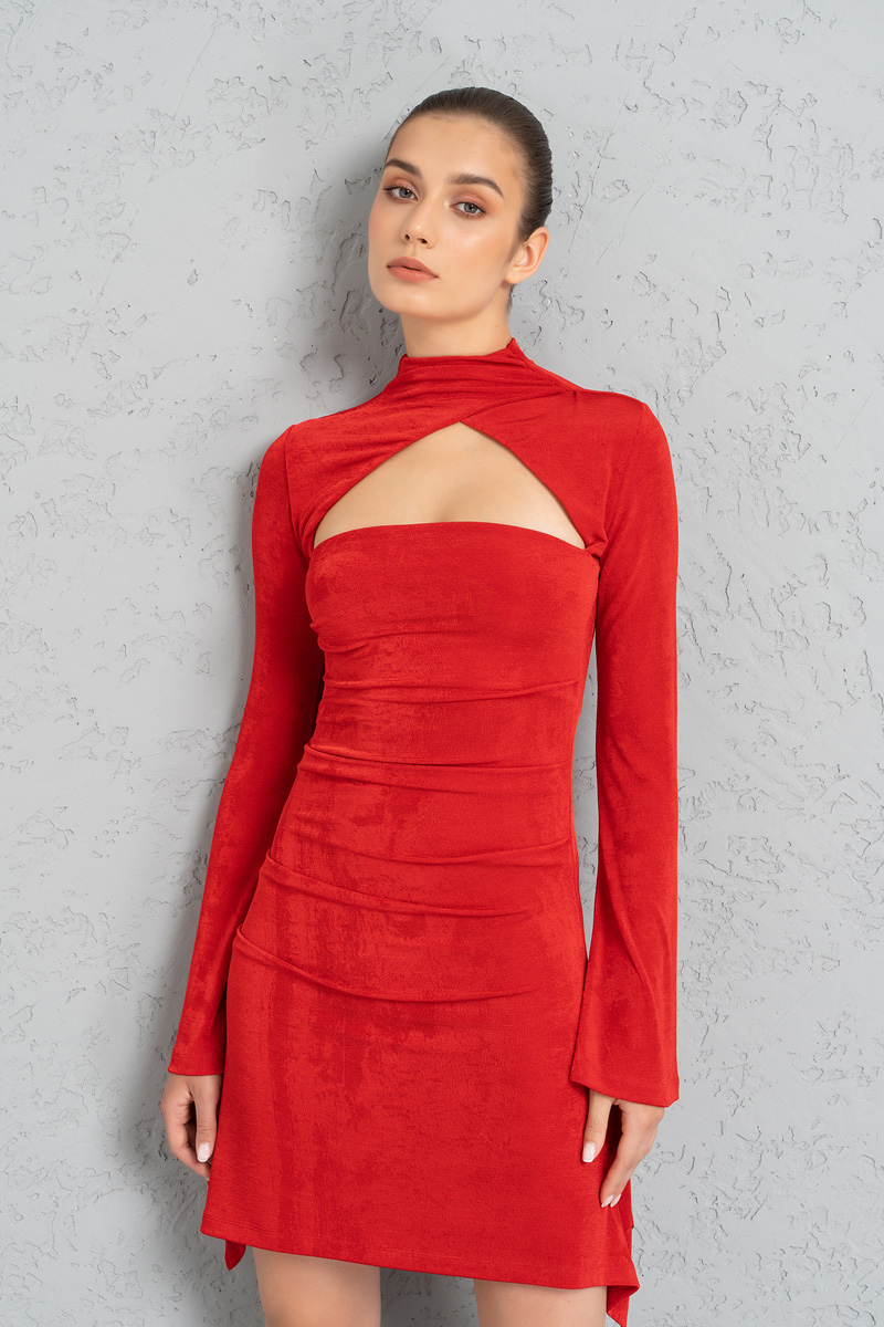 Kırmızı Yaka ve Sırt Detaylı Mini Elbise