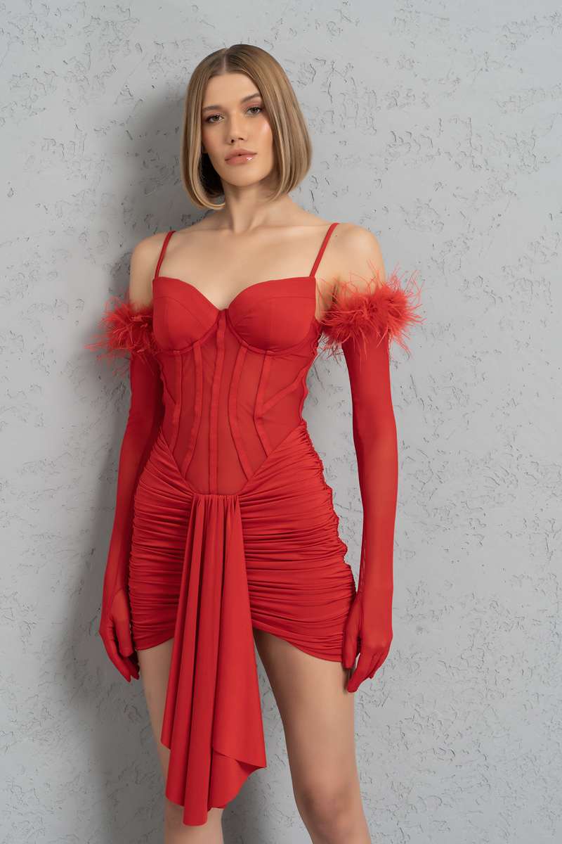 Kırmızı Eldivenli Eteği Büzgülü Transparan Elbise