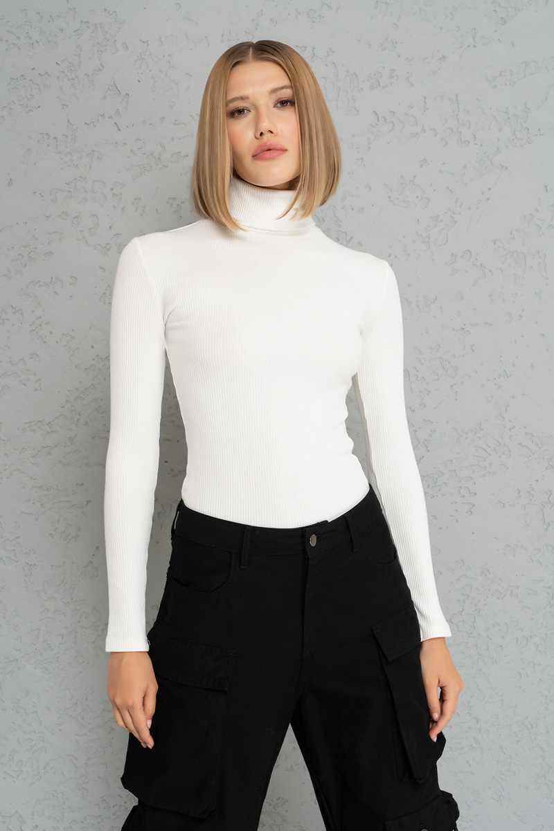 Ribbed Knit Turtleneck Offwhite Top