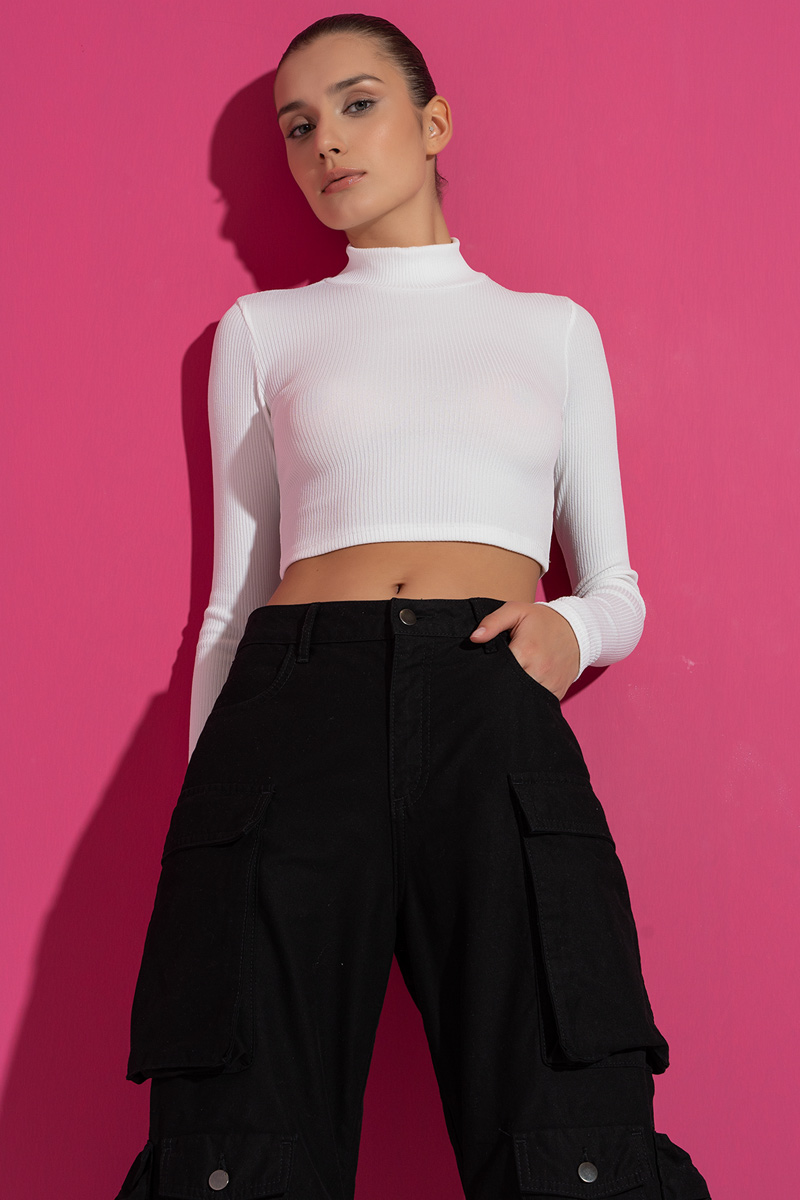 Offwhite Ribbed Turtleneck Crop Top