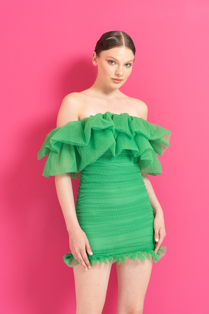 Tül Detaylı Büzgülü Kelly Green Straplez Elbise