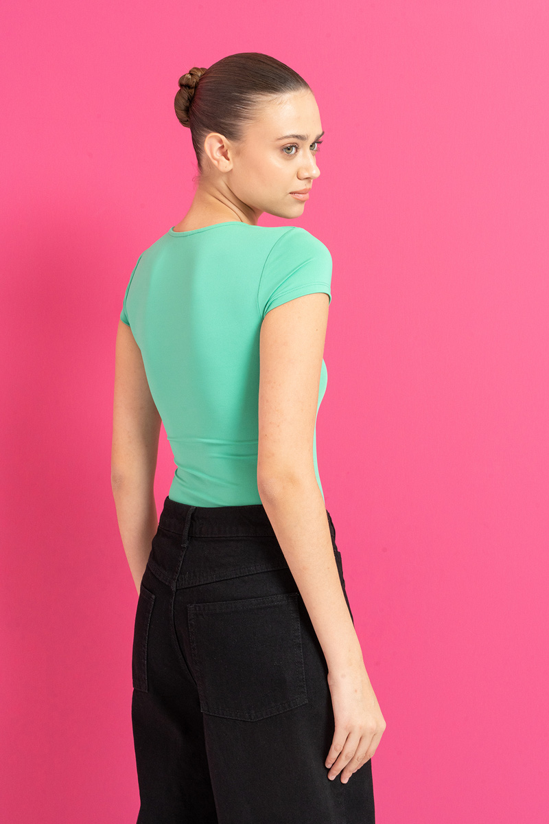 Wholesale Basic V Neck Top in New Green