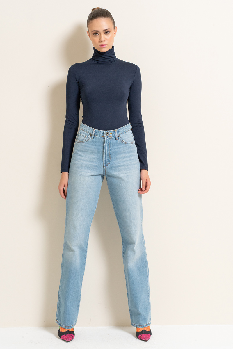 Super High-Rise Blue Jeans