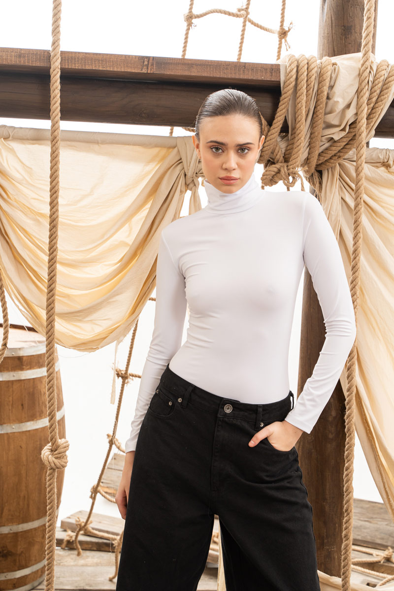 Wholesale Slim Fit Long Sleeve Roll Neck White Top