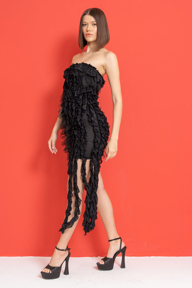 Siyah Straplez Dantelli Fırfırlı Elbise