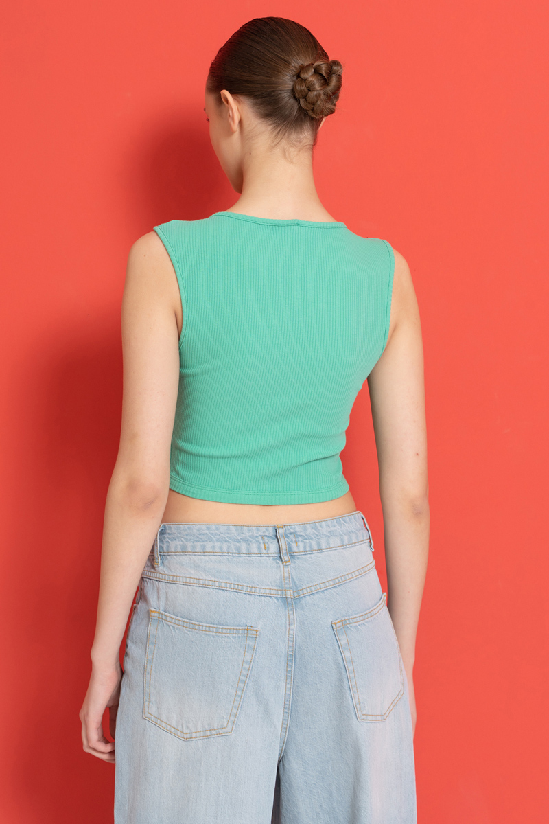 Wholesale New Green Chain-Front Cropped Top