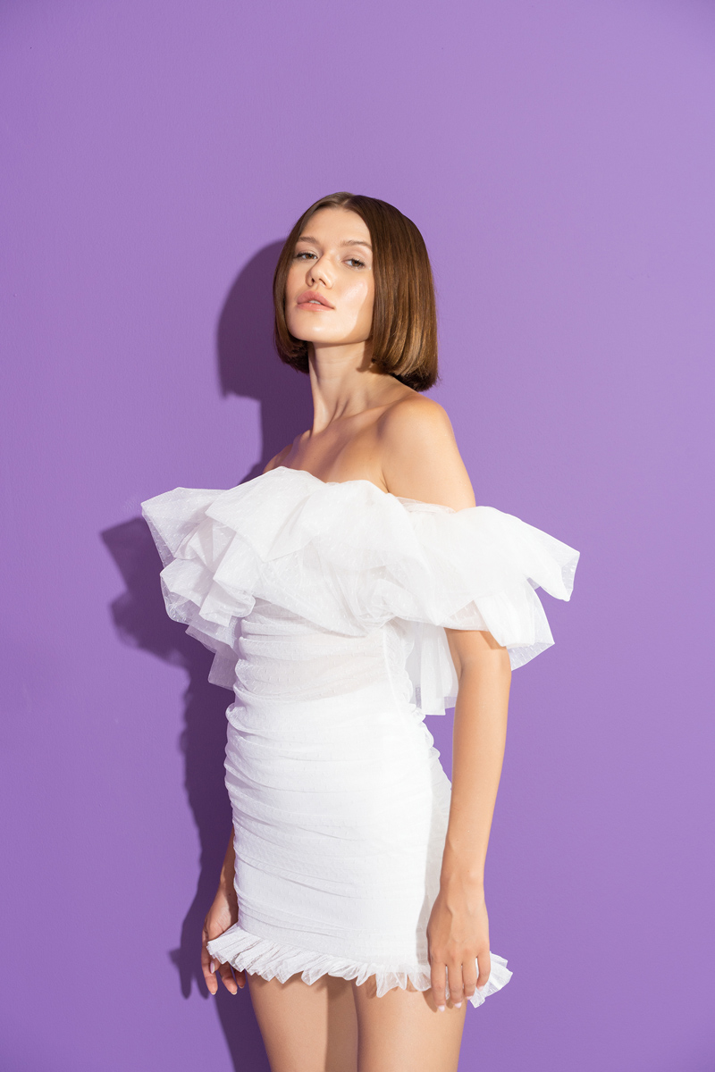 Toptan Tül Detaylı Büzgülü Off white Straplez Elbise