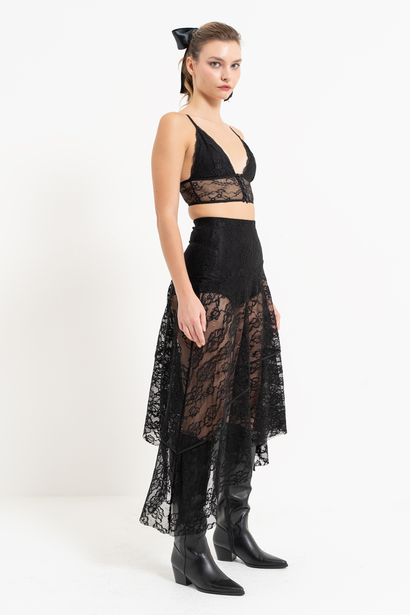 Black Elastic-Waist Lace Skirt