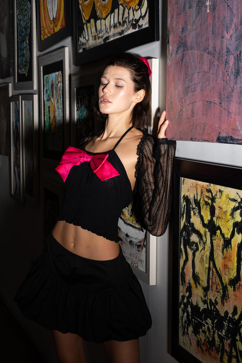 Black-Fuchsia Bow-Accent Crop Cami & Lace Bolero & Mini Skirt Set