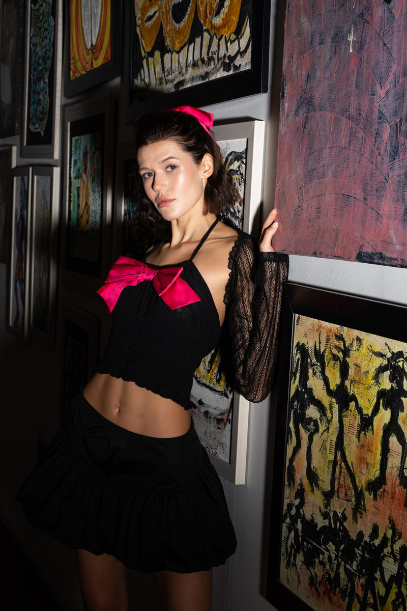 Black-Fuchsia Bow-Accent Crop Cami & Lace Bolero & Mini Skirt Set