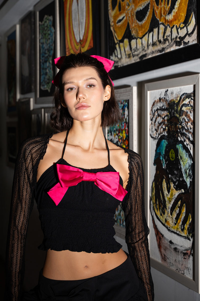 Black-Fuchsia Bow-Accent Crop Cami & Lace Bolero & Mini Skirt Set