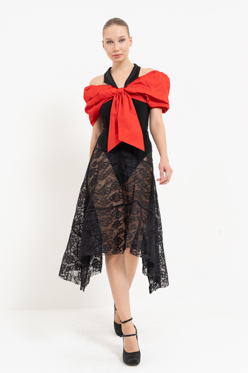 Black Elastic-Waist Lace Skirt