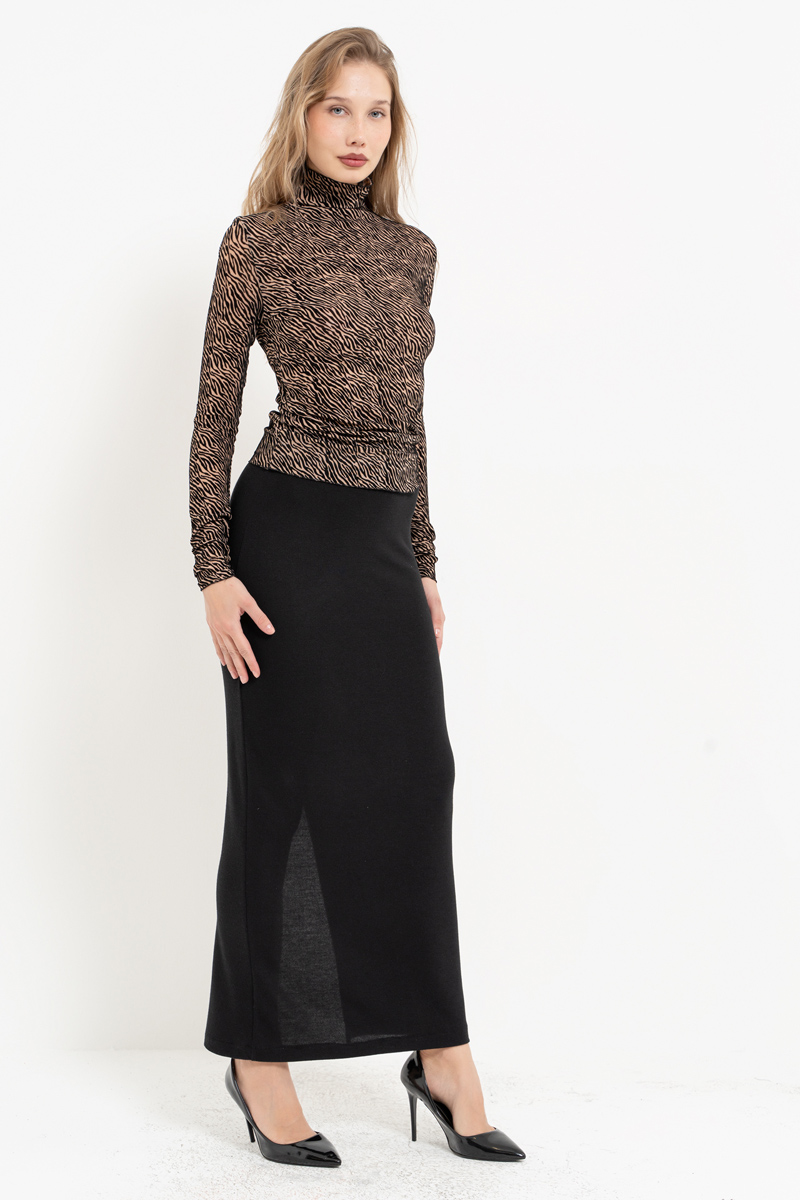 Black Split-Back Ribbed Maxi Skirt