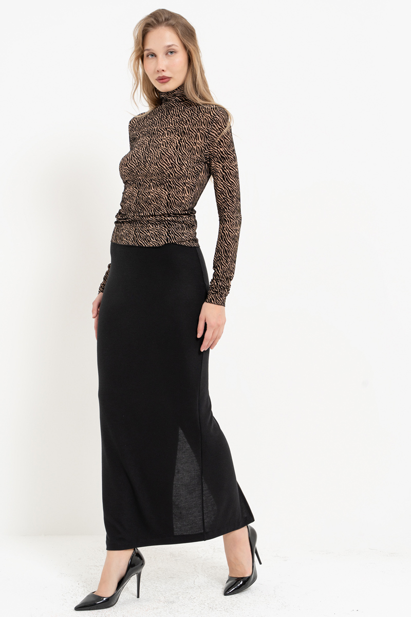 Black Split-Back Ribbed Maxi Skirt