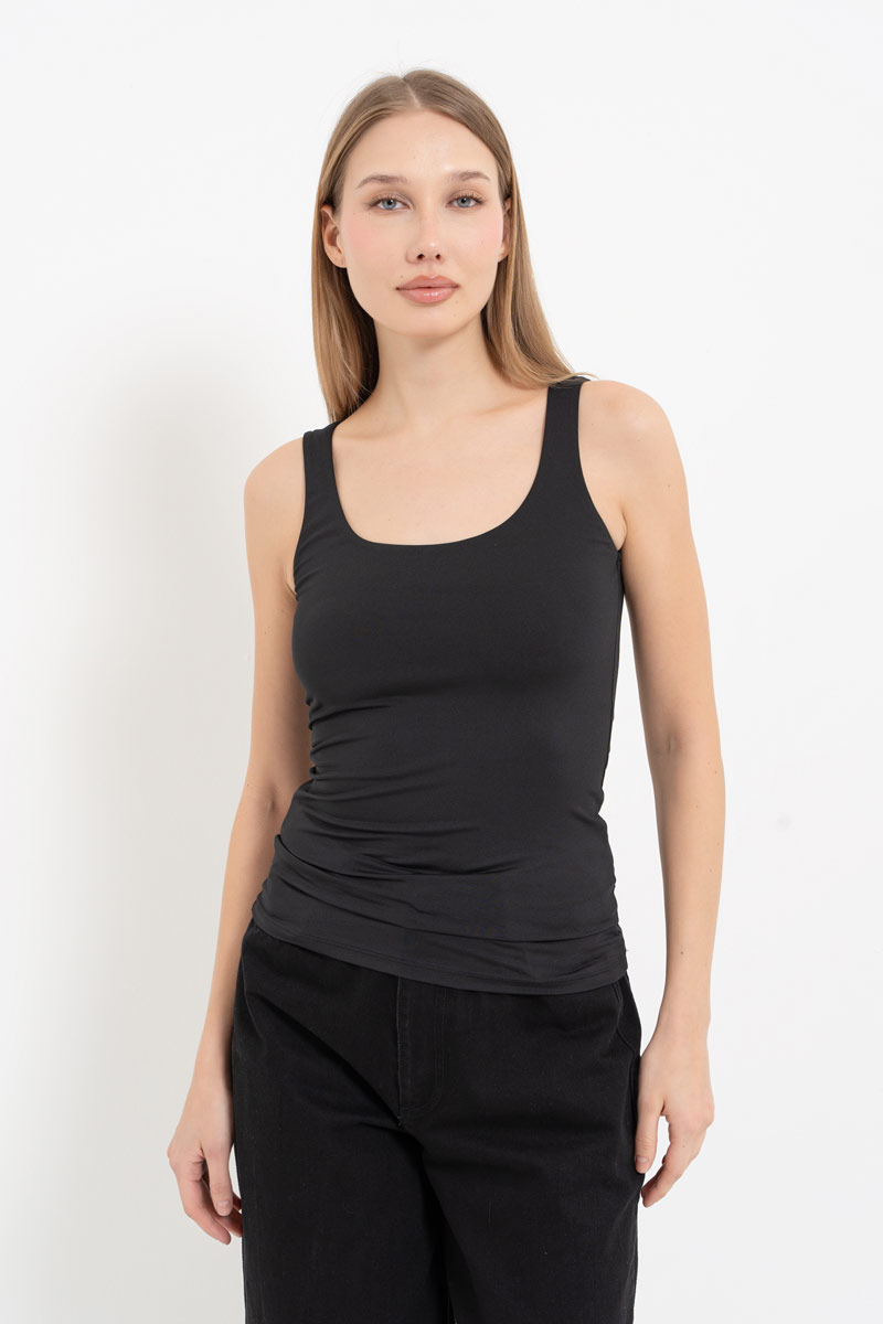 Round Neck Sleeveless Black Tank Top