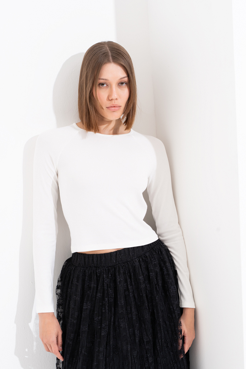 Offwhite Raglan-Sleeve Crop Top